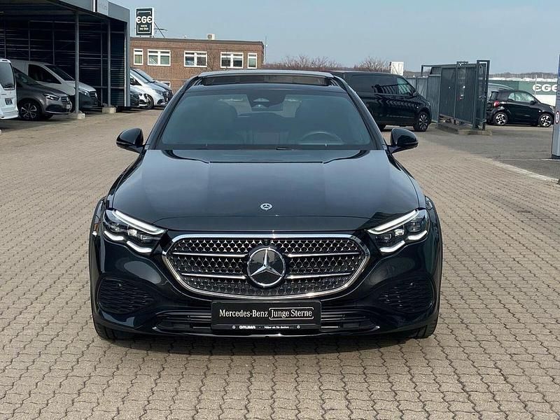 Gebraucht Mercedes E300 197 PS (144 kW) 2025 Grau Limousine