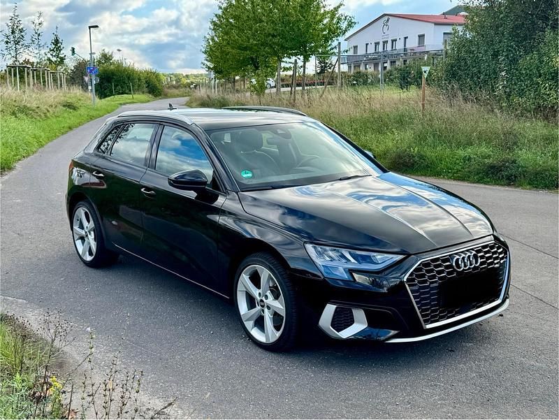 Schwarz Gebraucht 2021 Audi A3 Limousine | 18.900 € (Superpreis) - Bild 1/4