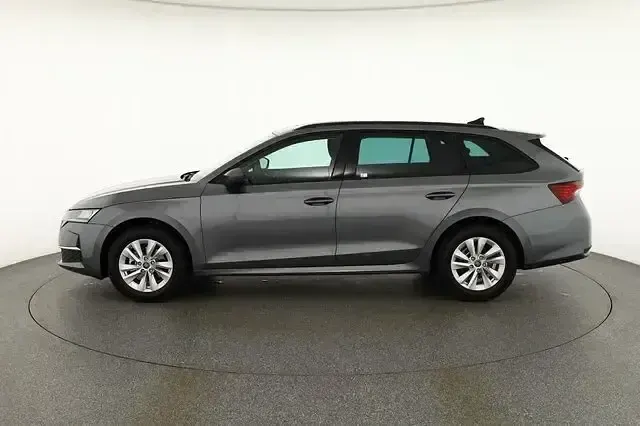 Neu Skoda Octavia 150 PS (110 kW) 2025 Blau Kombi