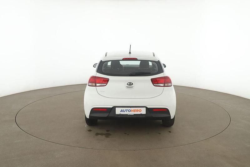 Gebraucht Kia Rio Attract 84 PS (61 kW) 2018 Weiß Limousine