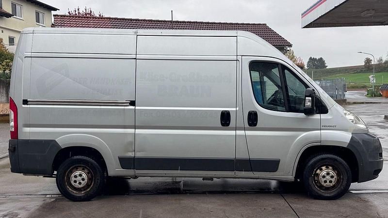 Gebraucht Peugeot Boxer 120 PS (88 kW) 2010 Grau Van