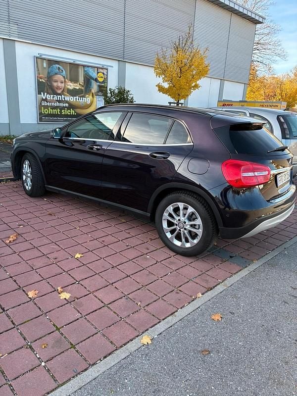 Gebraucht Mercedes GLA200 156 PS (114 kW) 2014 Schwarz SUV