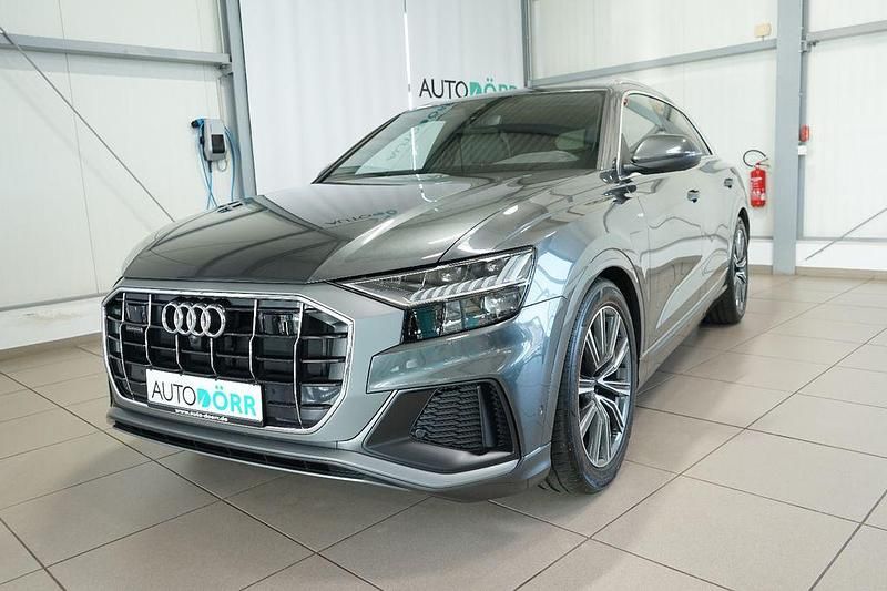 Grau Gebraucht 2023 Audi Q8 S-Line SUV | 74.900 € (Superpreis) - Bild 1/4