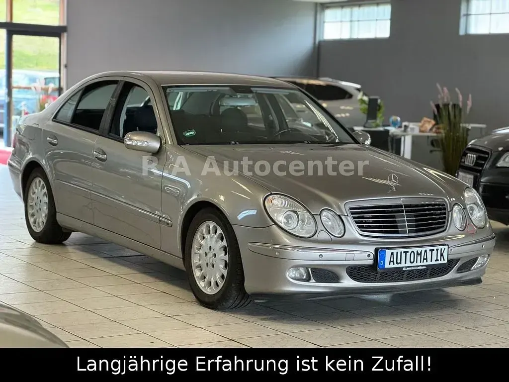 Second-hand Mercedes E350 272 CP (200 kW) 2005 Argintiu Berlinǎ