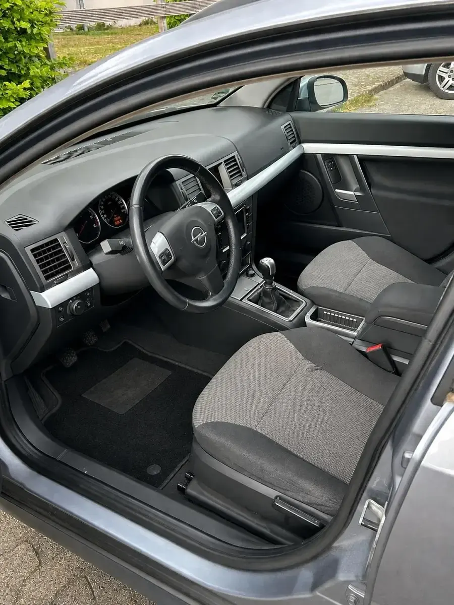Gebraucht Opel Vectra 150 PS (110 kW) 2005 Grau Kombi
