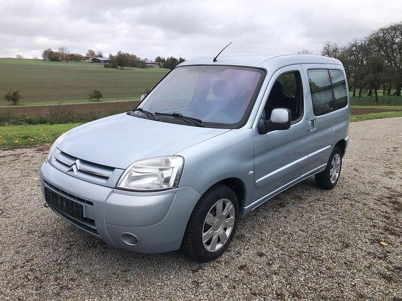 Grau Gebraucht 2008 Citroën Berlingo Van / Kleinbus | 1.980 € (Etwas zu teuer) - Bild 1/4