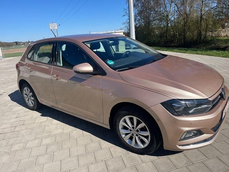 Gebraucht VW Polo Highline 95 PS (69 kW) 2018 Gold Kleinwagen