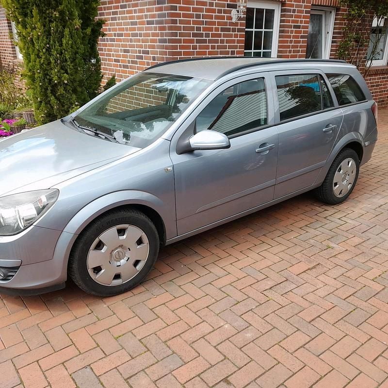Second-hand Opel Astra 105 CP (77 kW) 2005 Argintiu Break