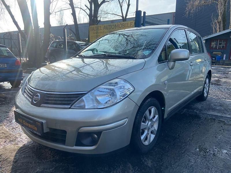 Gebraucht Nissan Tiida Acenta 110 PS (80 kW) 2009 Silber Limousine