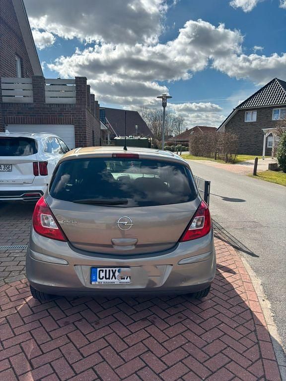 Gebraucht Opel Corsa 101 PS (74 kW) 2010 Braun Kleinwagen