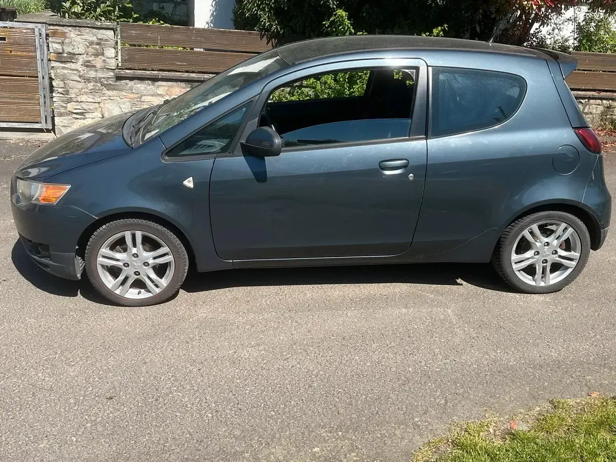 Gebraucht Mitsubishi Colt 95 PS (69 kW) 2008 Grau Kleinwagen