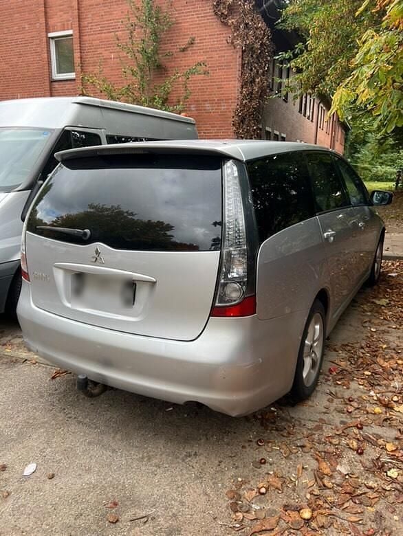 Silber Gebraucht 2004 Mitsubishi Grandis Van / Kleinbus | 650 € (Superpreis) - Bild 1/4