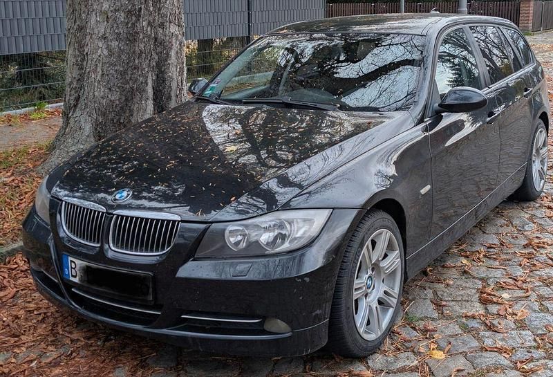 Schwarz Gebraucht 2007 BMW 318 Kombi | 1.350 € (Superpreis) - Bild 1/4