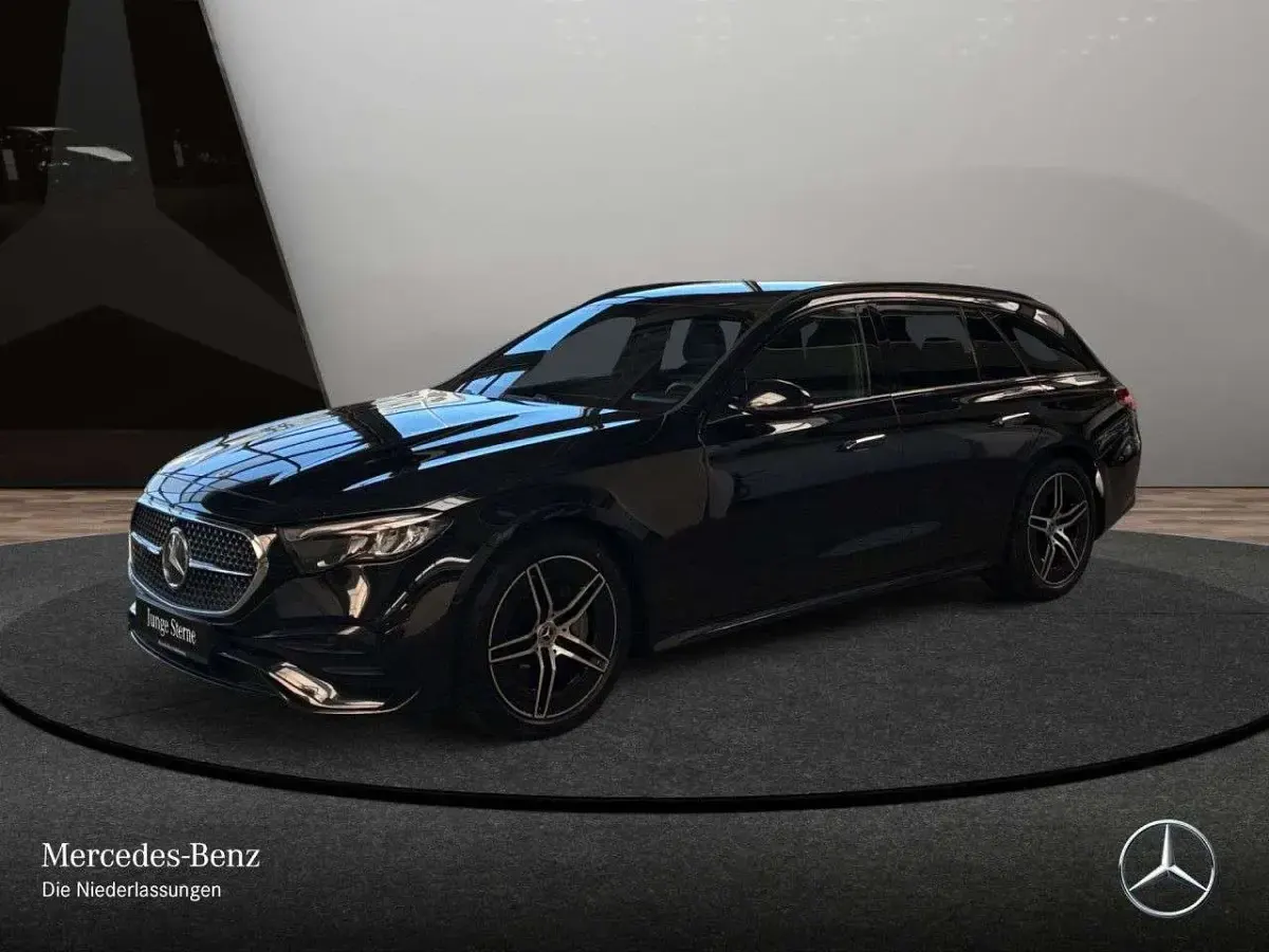 Gebraucht Mercedes E220 AMG 197 PS (144 kW) 2025 Schwarz Limousine