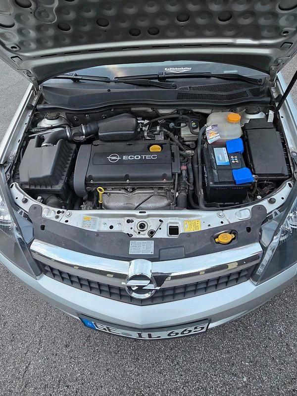 Gebraucht Opel Astra Cabriolet 105 PS (77 kW) 2007 Silber Cabrio