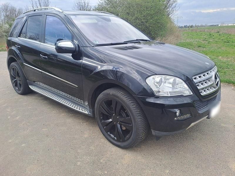 Gebraucht Mercedes ML350 272 PS (200 kW) 2010 Schwarz SUV