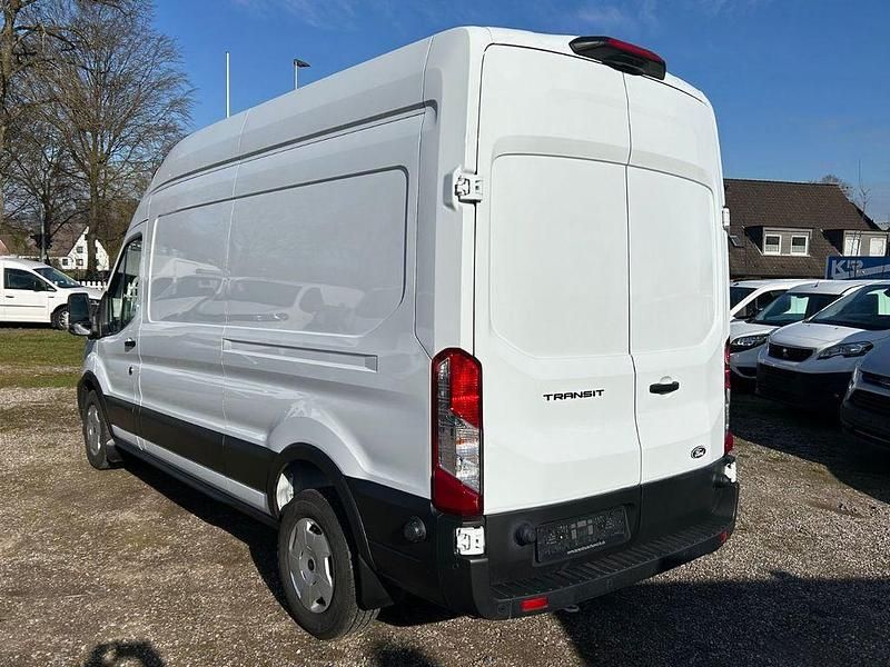 Gebraucht Ford Transit Trend 131 PS (96 kW) 2025 Weiß Van / Kleinbus