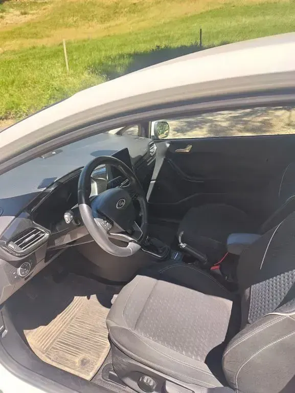 Gebraucht Ford Fiesta Titanium 101 PS (74 kW) 2017 Weiß Kleinwagen