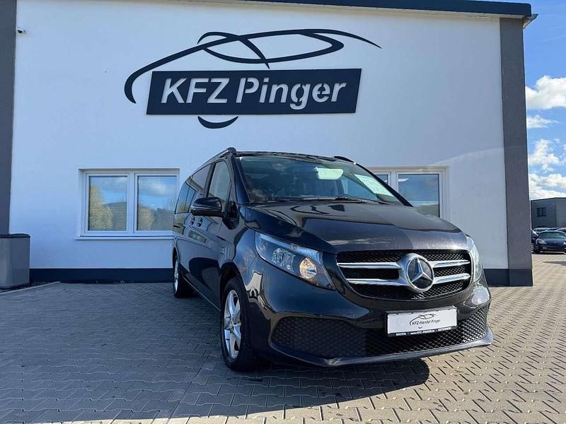 Graphitgrau Gebraucht 2019 Mercedes V220 Edition Van / Kleinbus | 36.999 € (Superpreis) - Bild 1/4