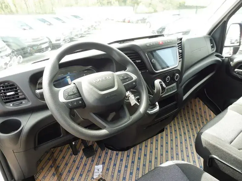 Neu Iveco Daily 177 PS (130 kW) 2026 (blanc) Van