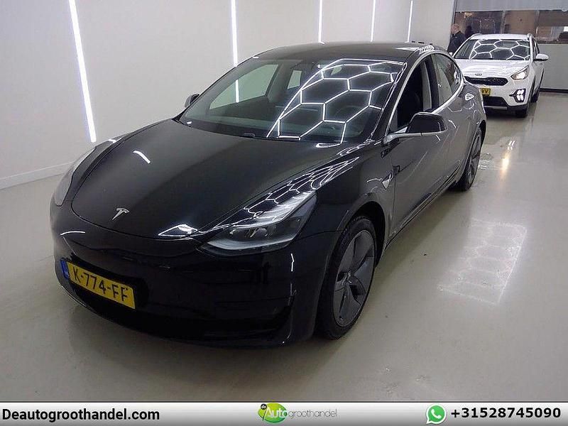 Gebraucht Tesla Model 3 Standard Range 175 kW (238 PS) 2020 Schwarz Limousine