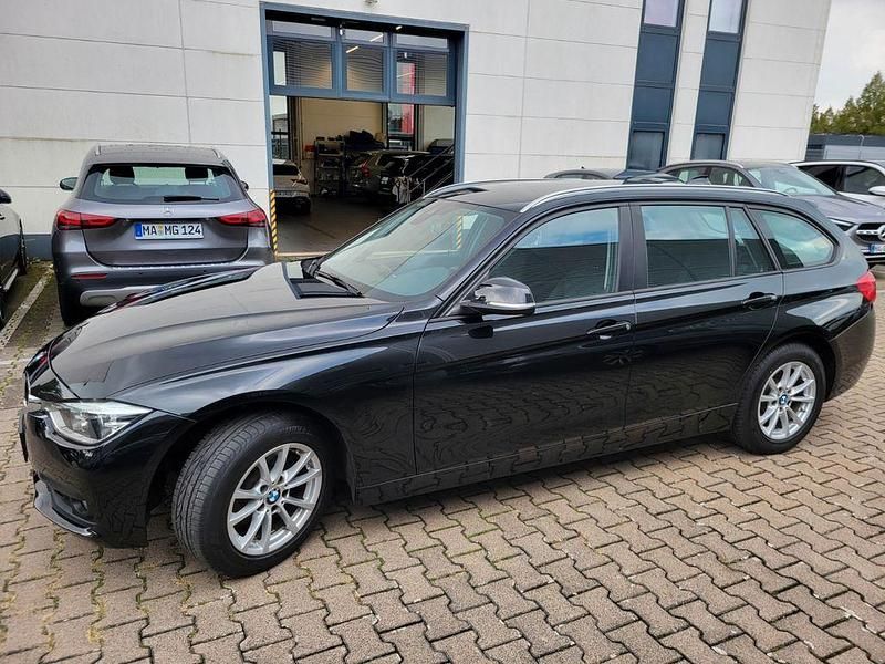 Gebraucht BMW 318 Advantage 150 PS (110 kW) 2018 Schwarz Kombi