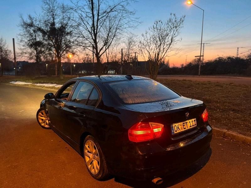 Second-hand BMW 320 150 CP (110 kW) 2006 Negru Berlinǎ