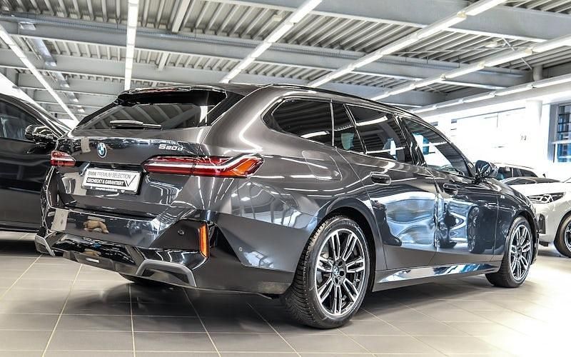 Gebraucht BMW 520 Comfort Edition 197 PS (144 kW) 2025 Grau Kombi
