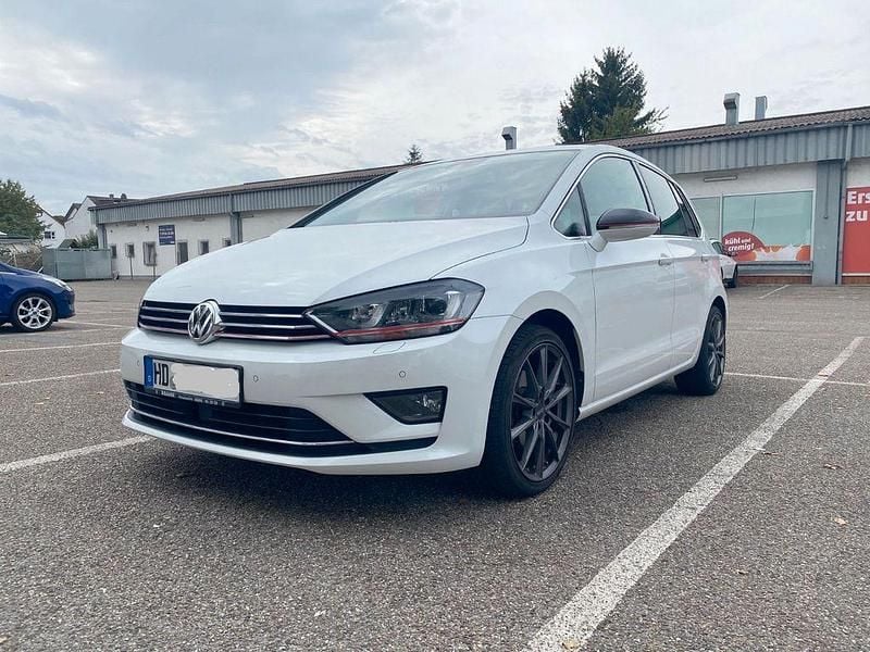 Weiß Gebraucht 2014 VW Golf Sportsvan Highline Van / Kleinbus | 12.800 € (Fairer Preis) - Bild 1/4