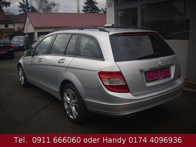 Gebraucht Mercedes C220 170 PS (125 kW) 2009 Silber Limousine