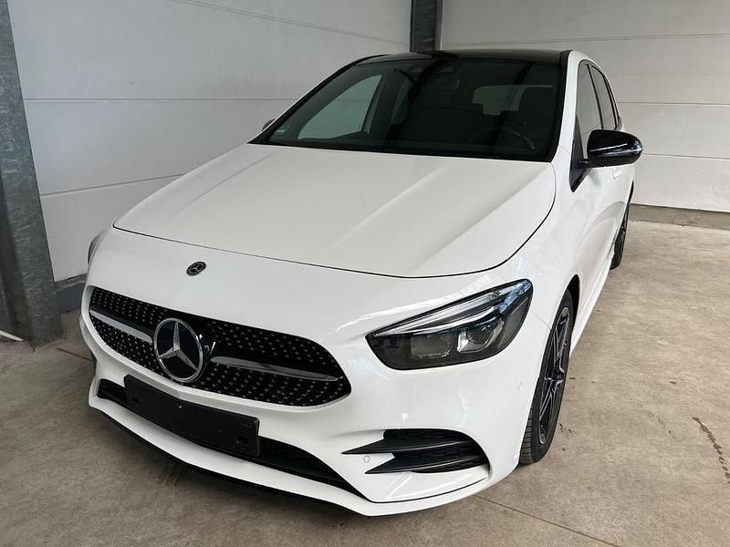 Polarweiss unilack Gebraucht 2019 Mercedes B200 AMG line Van / Kleinbus | 25.750 € (Fairer Preis) - Bild 1/4