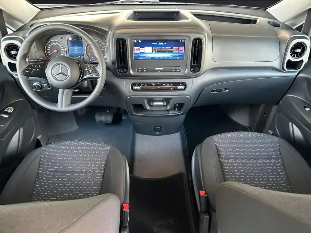 Neu Mercedes Vito 136 PS (100 kW) 2025 Obsidianschwarz metallic Van