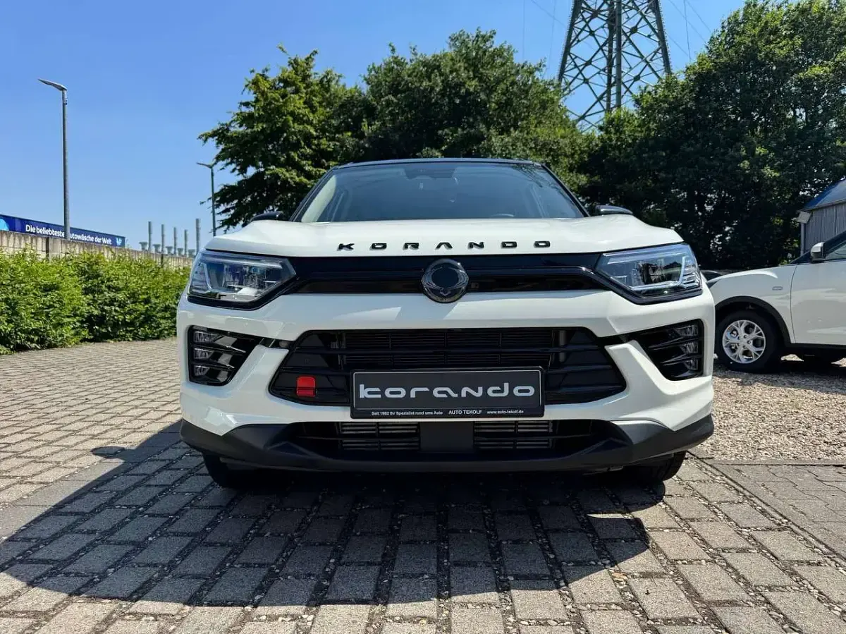 Neu KGM Korando 163 PS (119 kW) 2026 Grand white/space black SUV