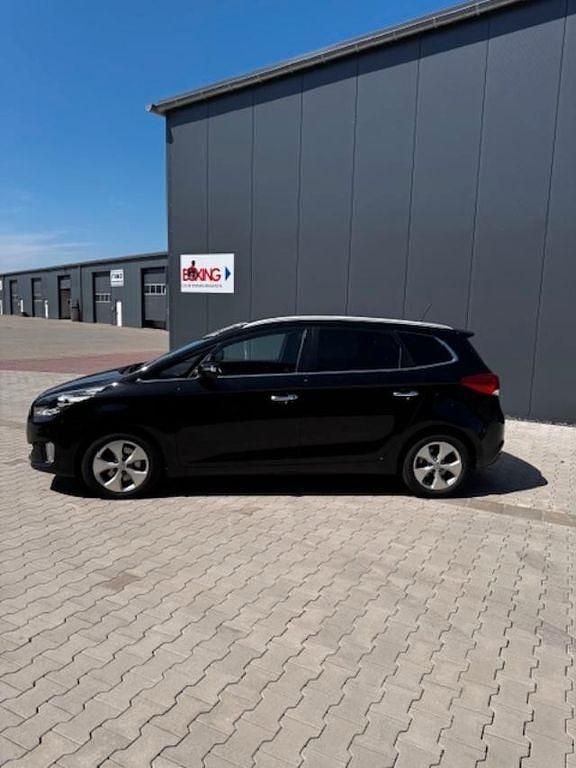 Schwarz Gebraucht 2013 Kia Carens Attract Van / Kleinbus | 7.600 € (Guter Preis) - Bild 1/4