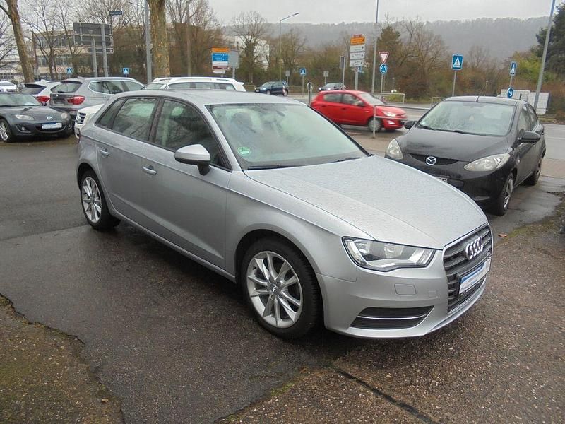 Gebraucht Audi A3 Attraction 150 PS (110 kW) 2015 Silber Limousine