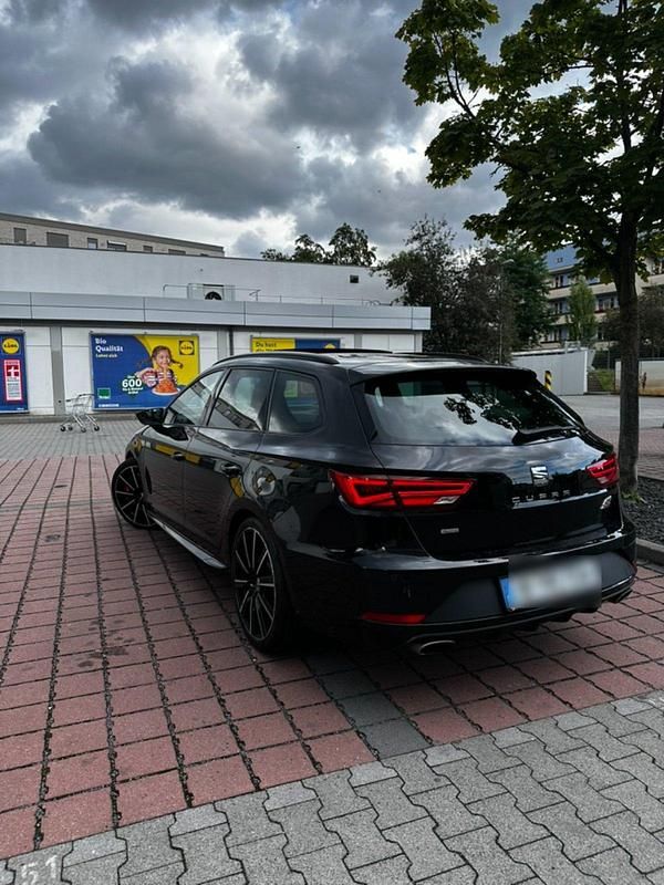 Schwarz Gebraucht 2017 Cupra Leon Kombi | 21.000 € (Fairer Preis) - Bild 1/4