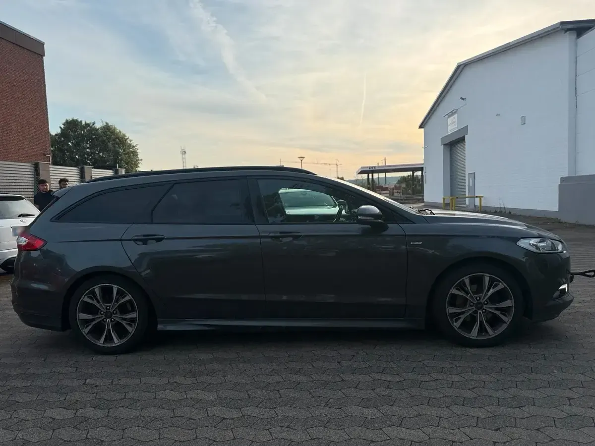Gebraucht Ford Mondeo ST-Line 150 PS (110 kW) 2018 Grau Kombi