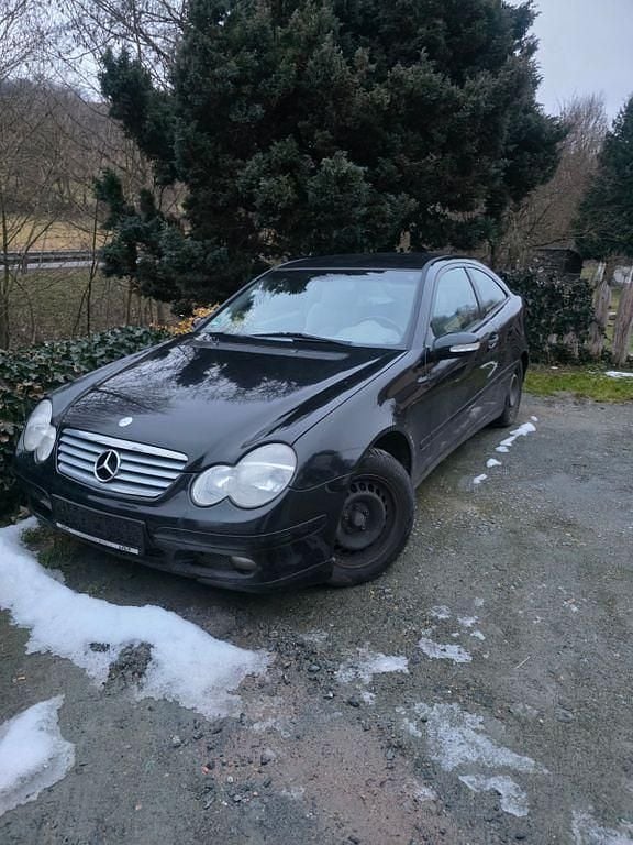 Gebraucht Mercedes CLC200 128 PS (94 kW) 2001 Schwarz Kleinwagen