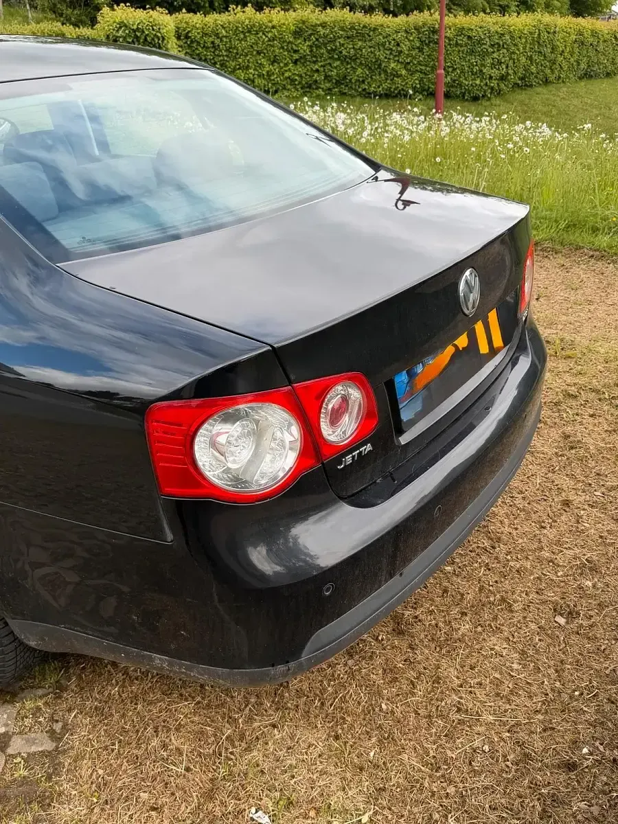 Brugt VW Jetta 140 HK (102 kW) 2006 Sort Sedan