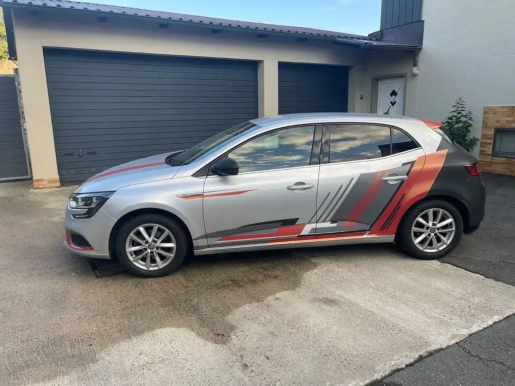 Gebraucht Renault Mégane Intens 132 PS (97 kW) 2016 Silber Limousine