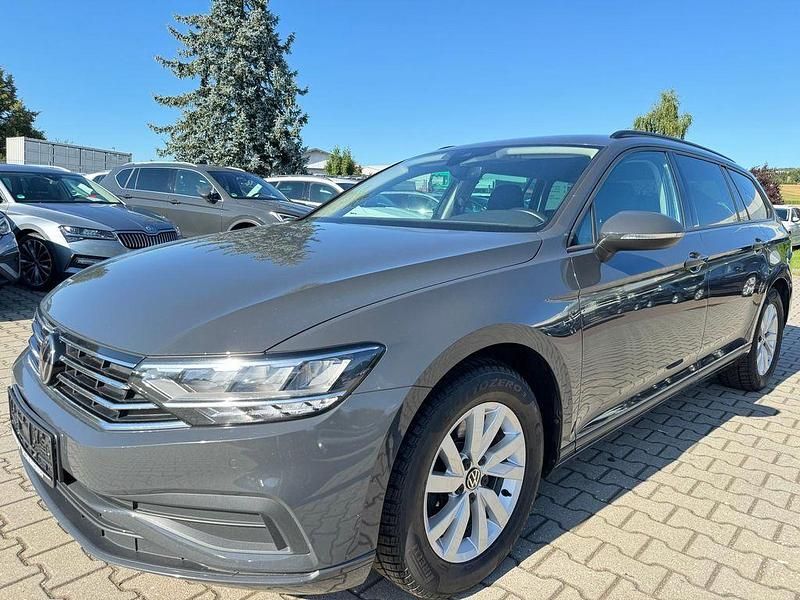 Grau Gebraucht 2020 VW Passat Kombi | 13.590 € (Superpreis) - Bild 1/4