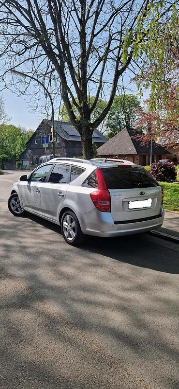 Silber Gebraucht 2012 Kia Ceed Coupé | 3.700 € (Fairer Preis) - Bild 1/4