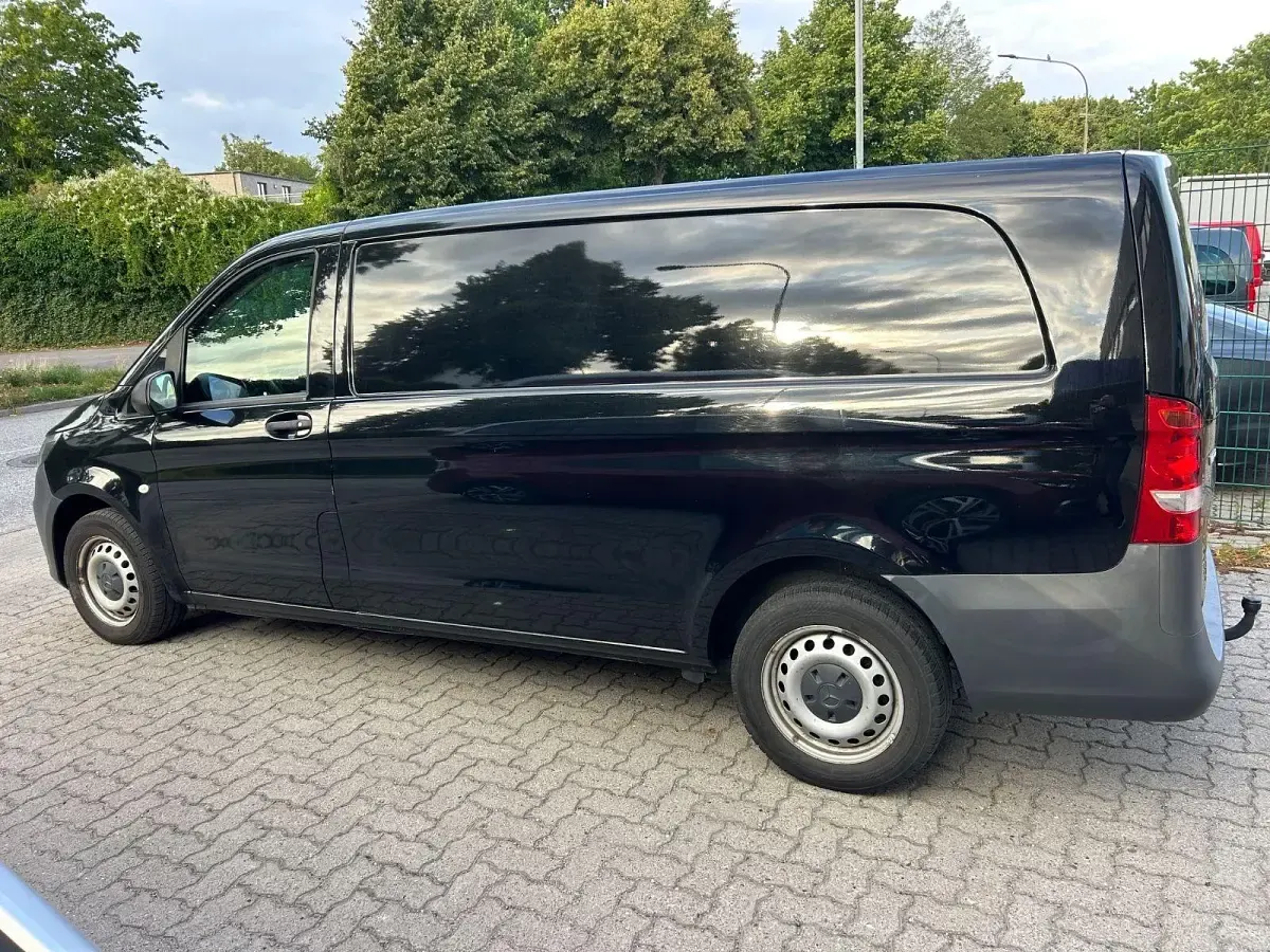 Gebraucht Mercedes Vito 163 PS (119 kW) 2021 Schwarz Van