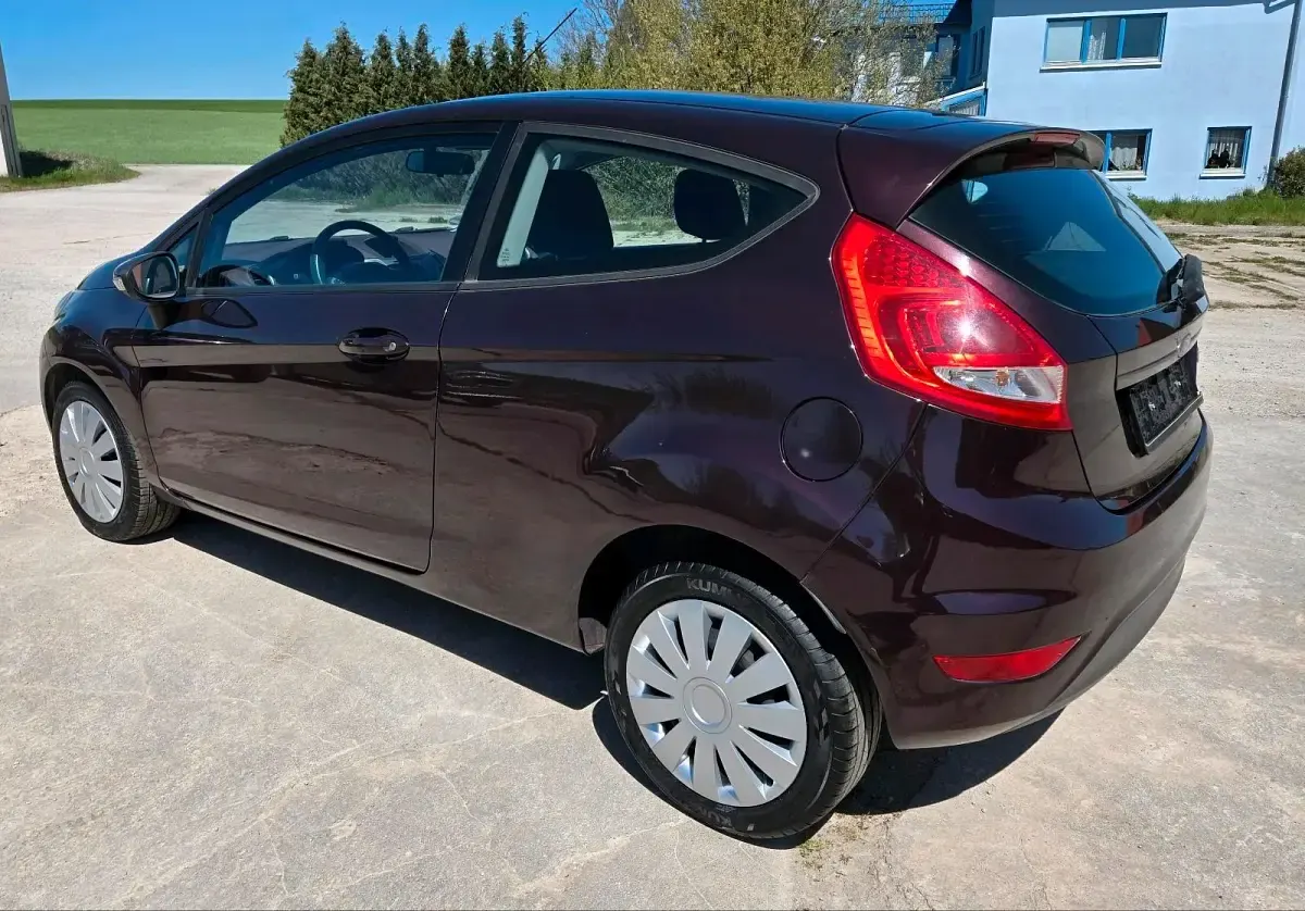 Gebraucht Ford Fiesta 80 PS (58 kW) 2009 Violet Kleinwagen