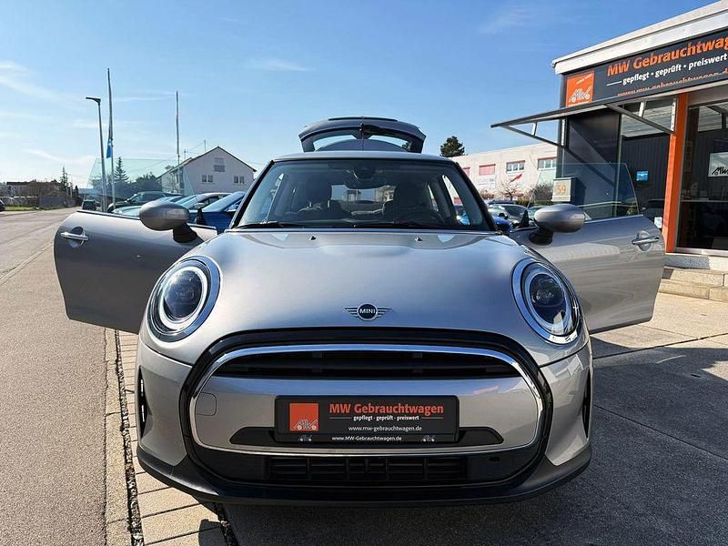 Gebraucht Mini Cooper Essential 136 PS (100 kW) 2023 Silber Kleinwagen