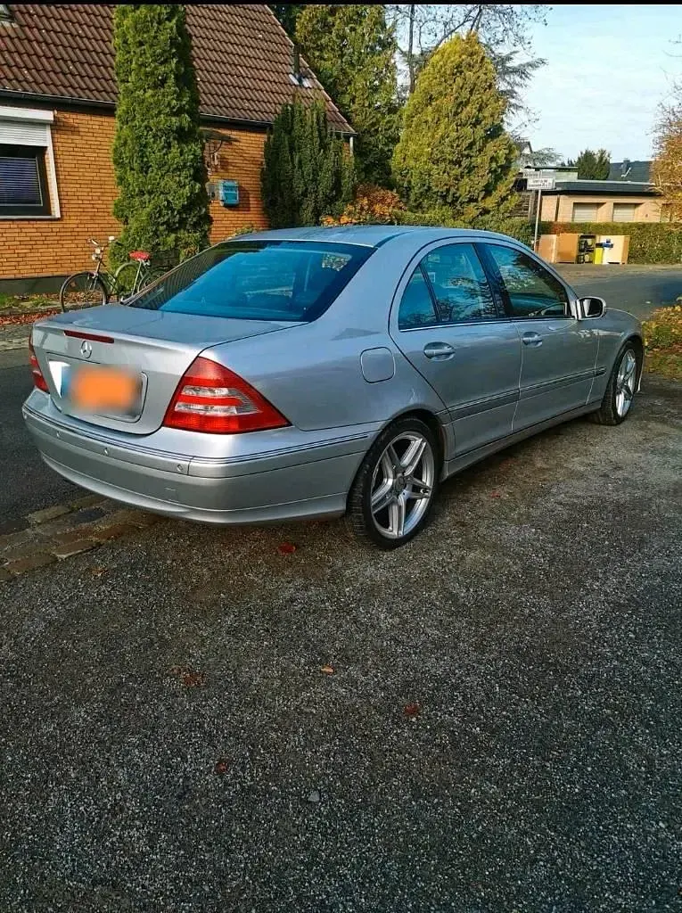 Gebraucht Mercedes C200 163 PS (119 kW) 2004 Silber Limousine