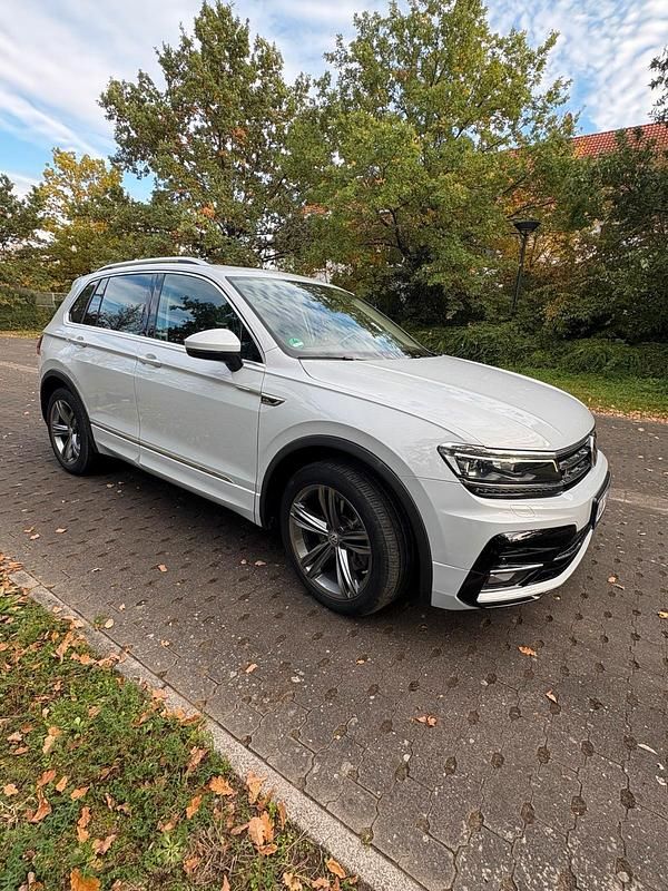 Weiß Gebraucht 2018 VW Tiguan R-line SUV | 26.000 € (Fairer Preis) - Bild 1/4