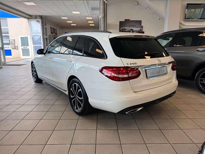 Gebraucht Mercedes C250 Night 211 PS (155 kW) 2017 Weiß (polarweiss) Kombi