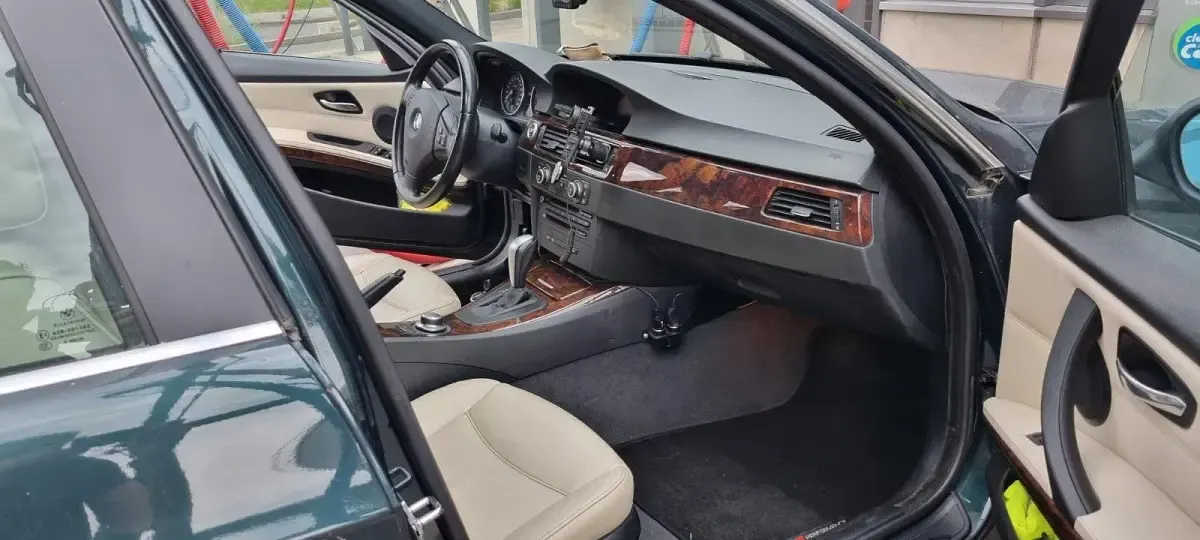 Gebraucht BMW 325 197 PS (144 kW) 2008 Grün Kombi
