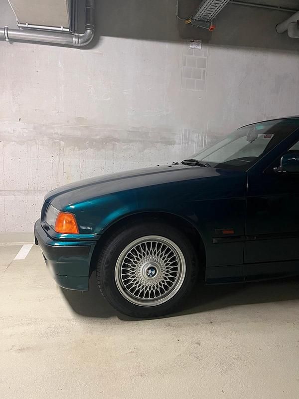 Gebraucht BMW 325 192 PS (141 kW) 1994 Grün Limousine